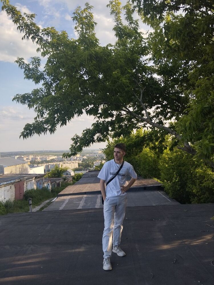  52912277  , 20 ,    