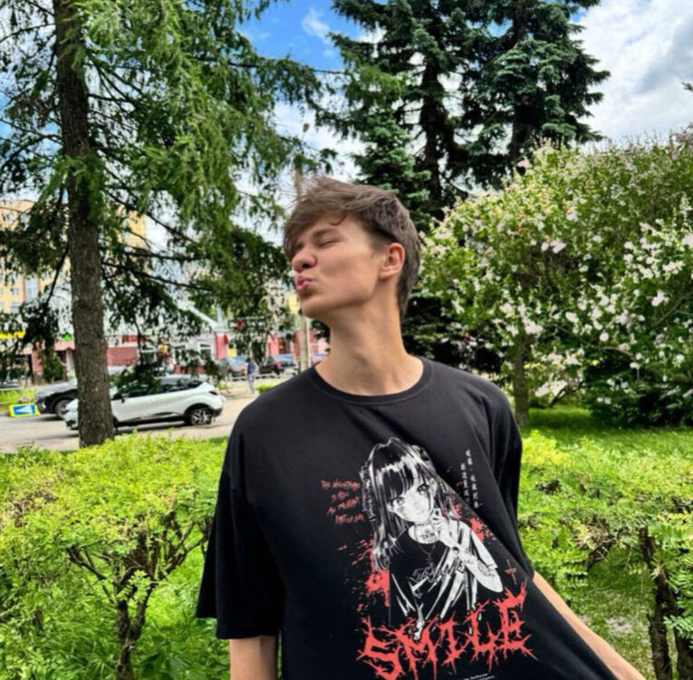  45448837  Sergey, 21 ,    
