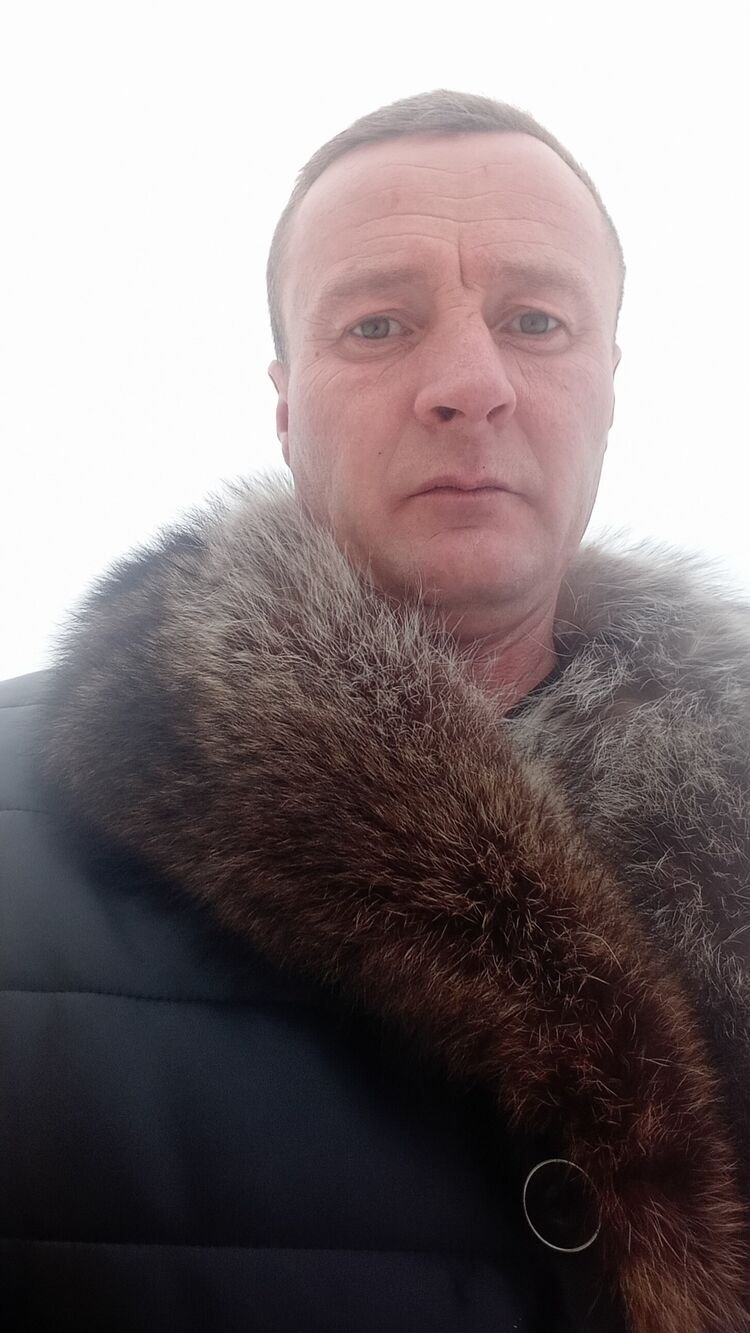  41256717  Mikhail, 46 ,    