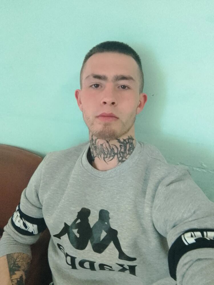  45523197  Dmitrij, 23 ,    