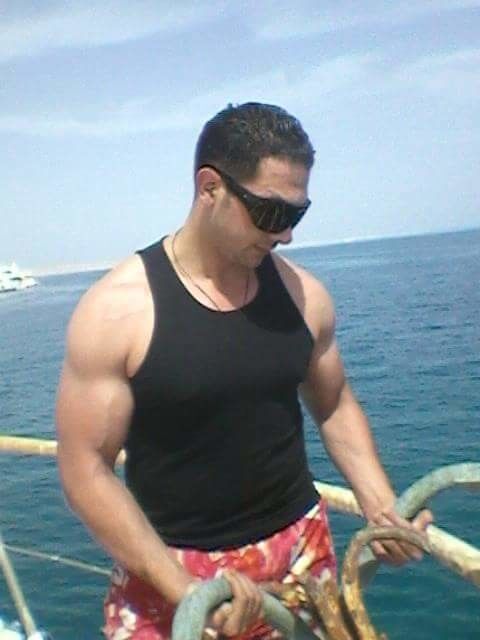  ,   Moataz, 40 ,   ,   , c 
