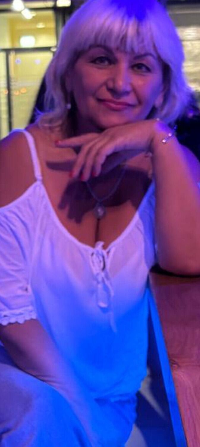  48439827  , 64 ,    Stuttgart