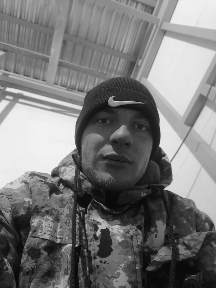  ,   Aziz, 25 ,   c 