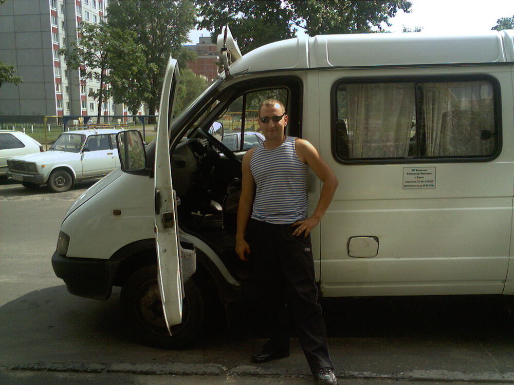  ,   Nikola, 42 ,  