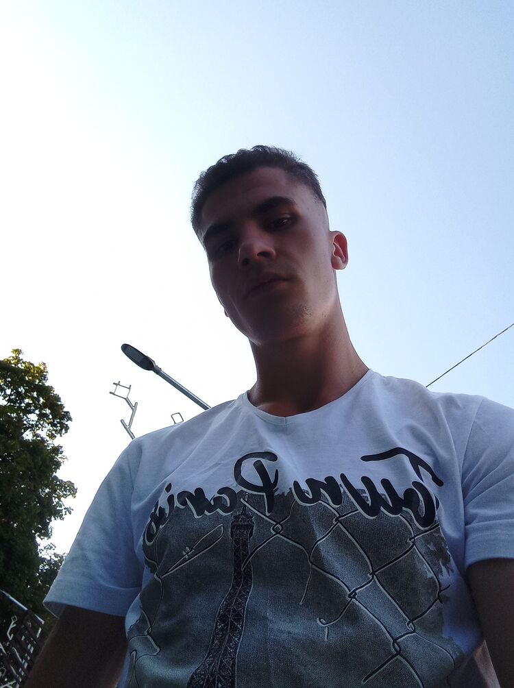  ,   Andrei, 23 ,     , c 