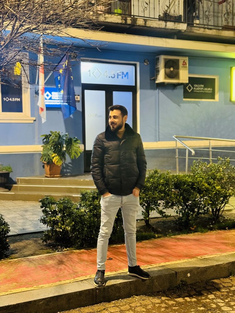  ,   Gurban, 32 ,   ,   