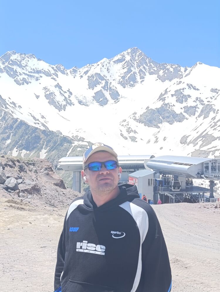  ,   Shurik, 42 ,   ,   