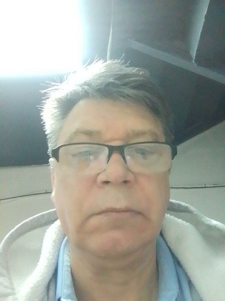  35210107  Viktor, 63 ,    