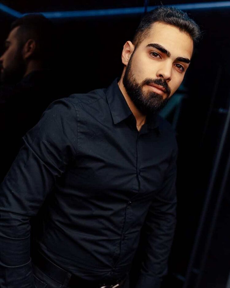  54717857  Daniel, 29 ,    