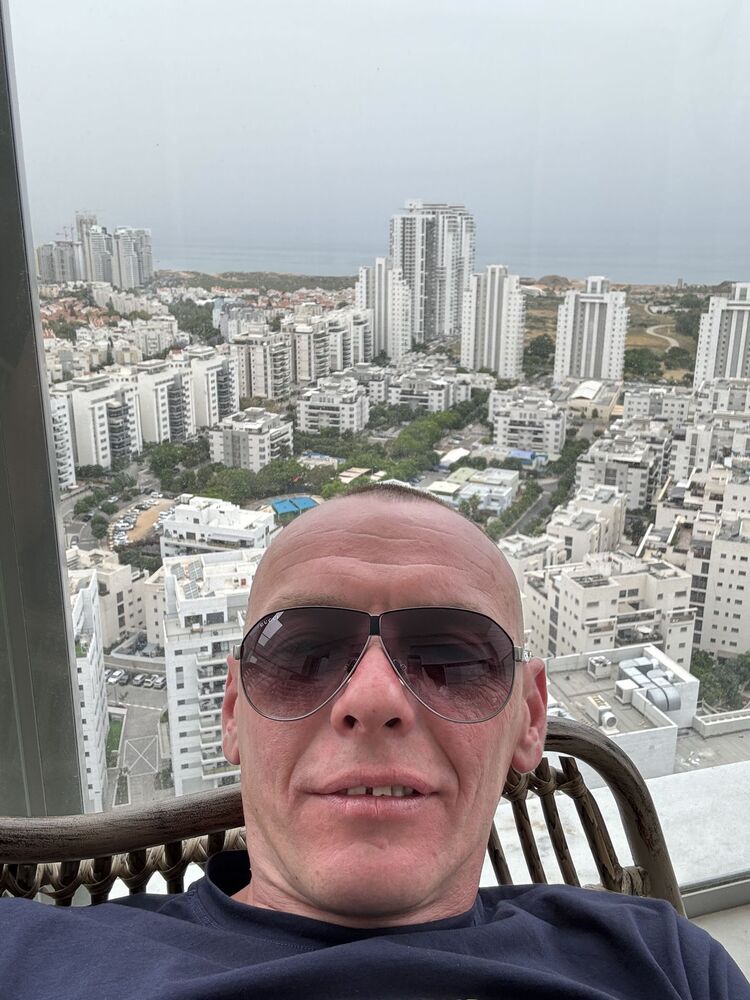  46781147  Aleksandr, 25 ,    King George