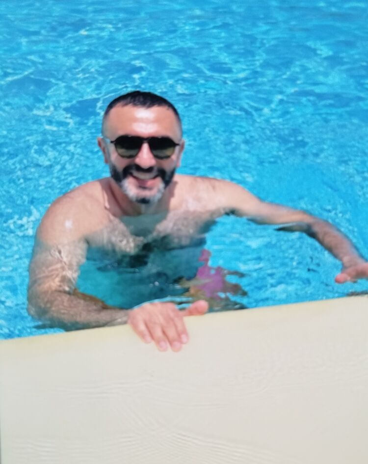  46106627  Adam, 38 ,    Letnany