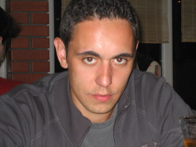  10209307  Yar, 43 ,    