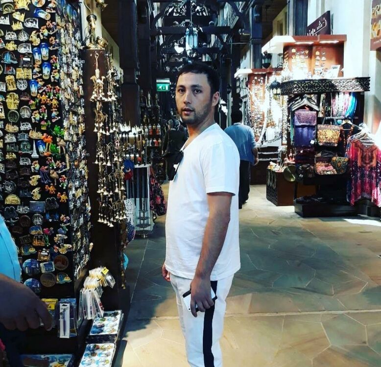  18284117  Shukhrat, 37 ,    