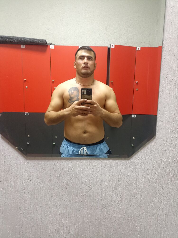  ,   Alfredo, 45 ,   ,   