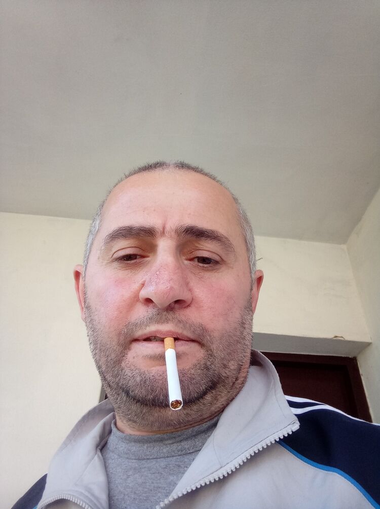  24254387  Lado, 47 ,    