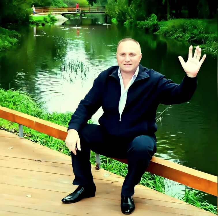  50330887  Viktor, 62 ,    