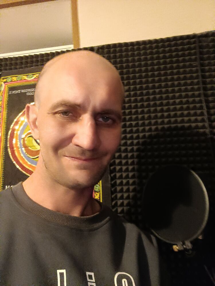  44611537  , 37 ,    
