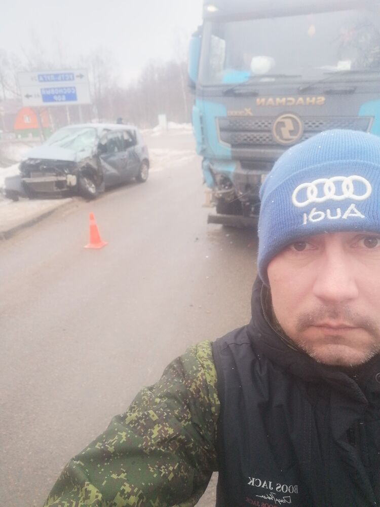  27022957  Sergey, 40 ,    