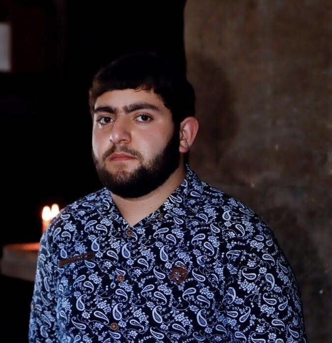  47240237  Hayk, 23 ,    