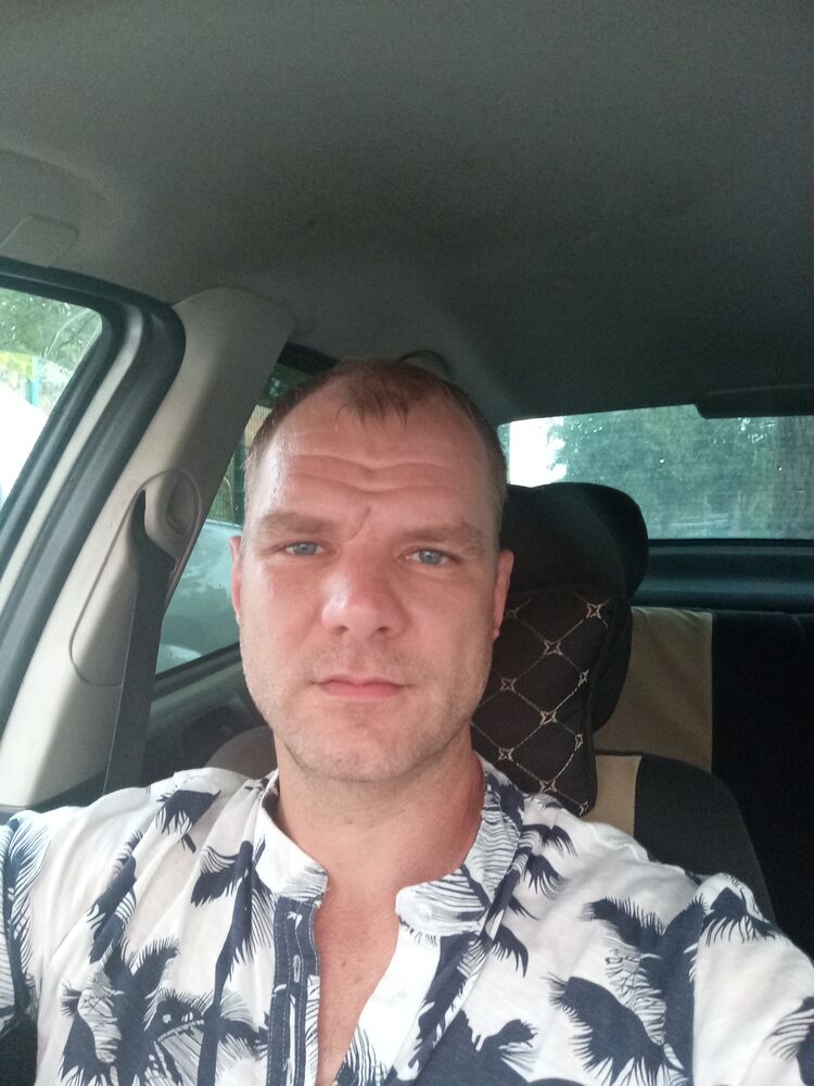  48073537  , 40 ,    