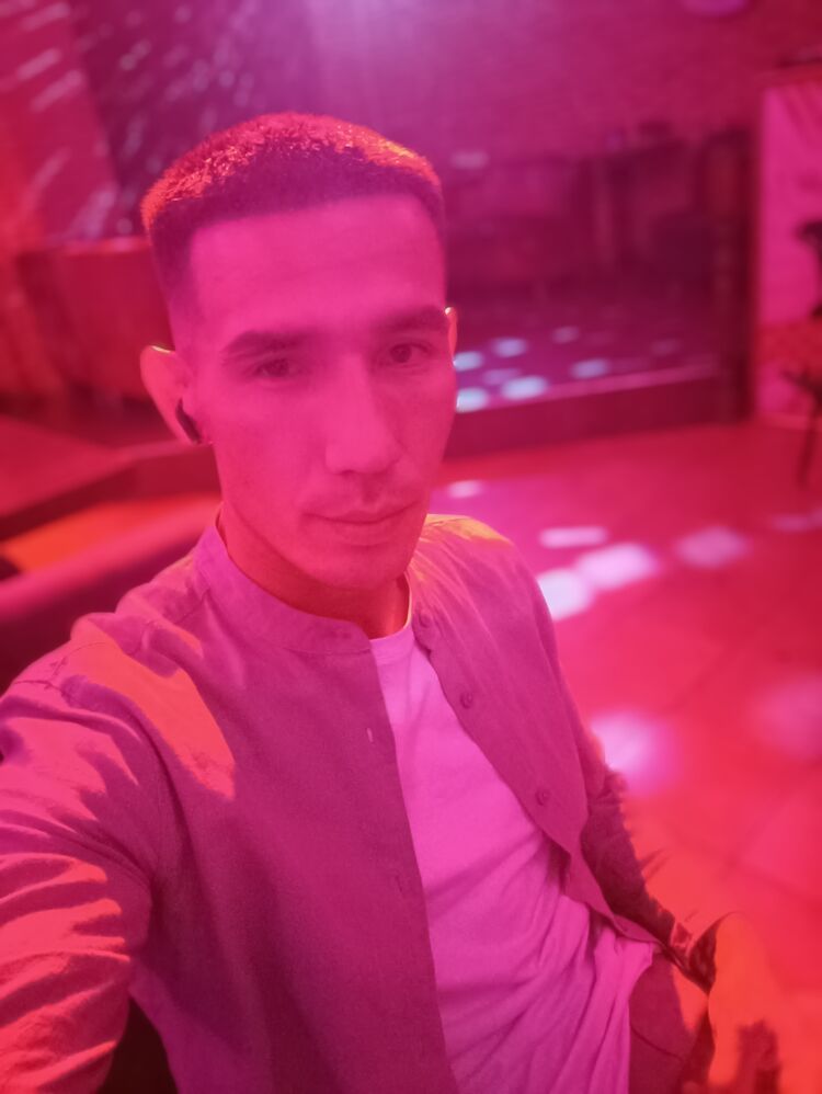  44599387  , 27 ,    