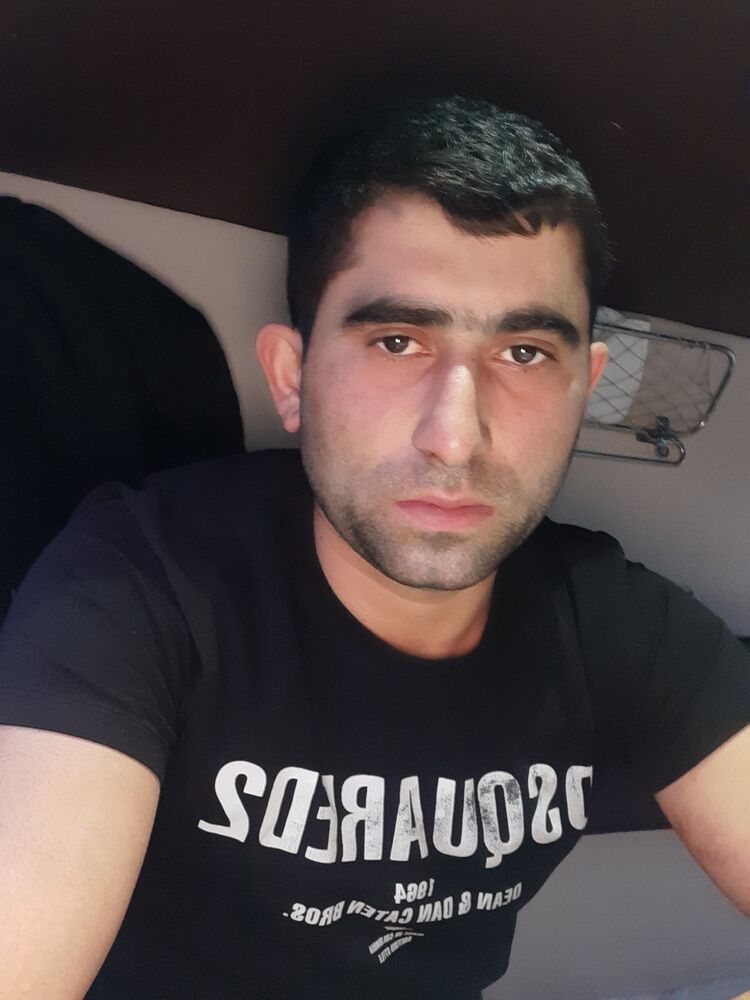  32333157  Armen, 31 ,    