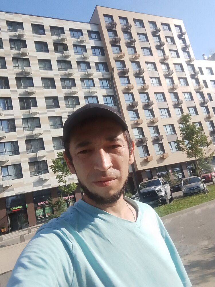  52932427  Ilyas, 40 ,    
