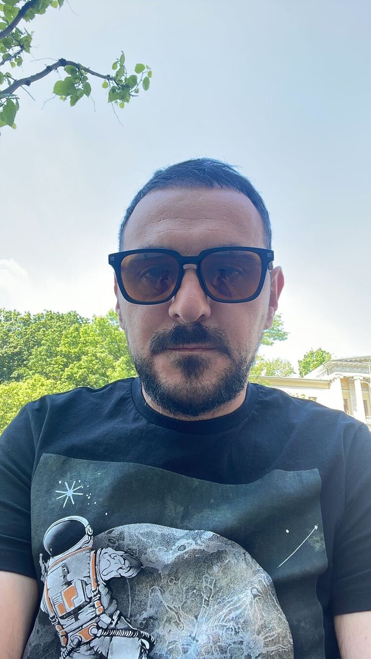  26932247  Arsen, 39 ,    