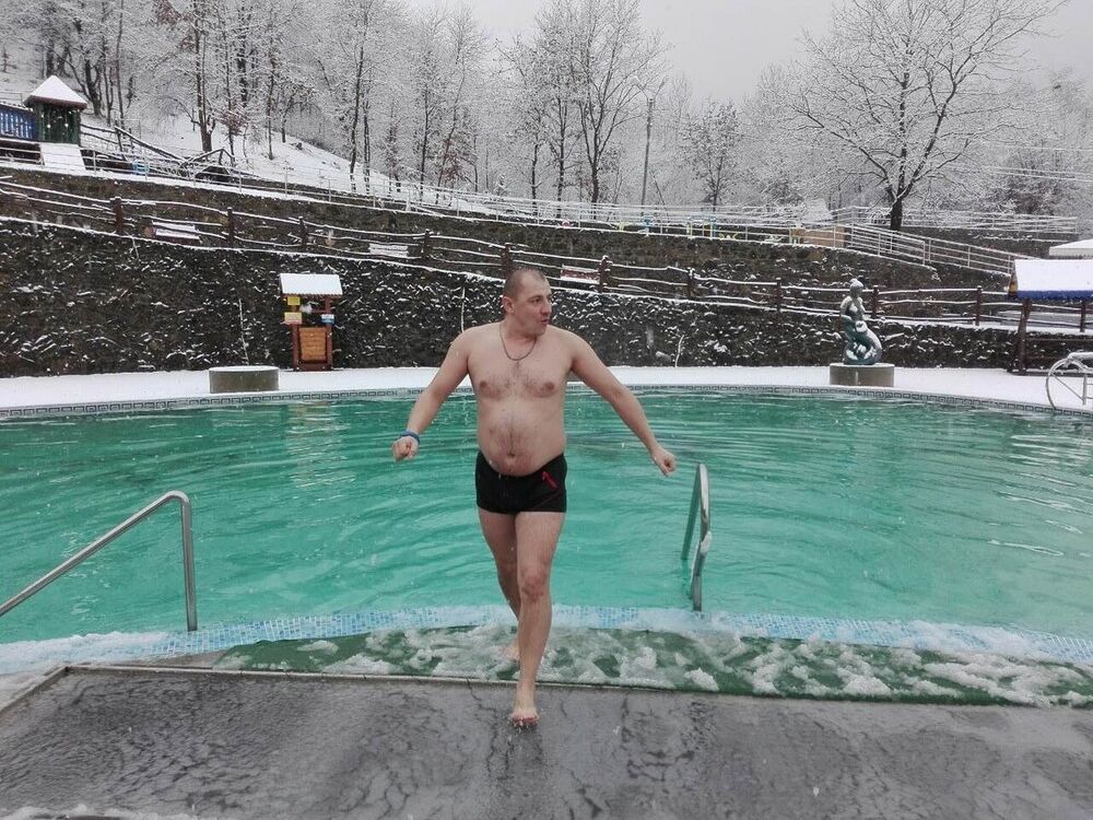  12031877  Vadim, 44 ,    