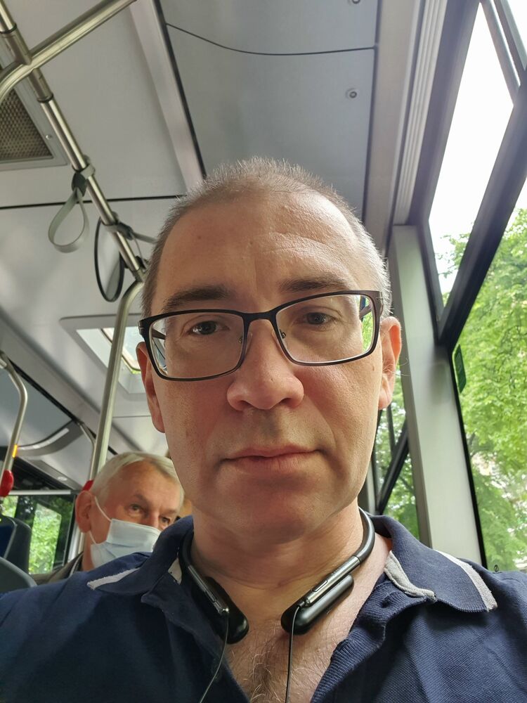  23004187  , 49 ,    