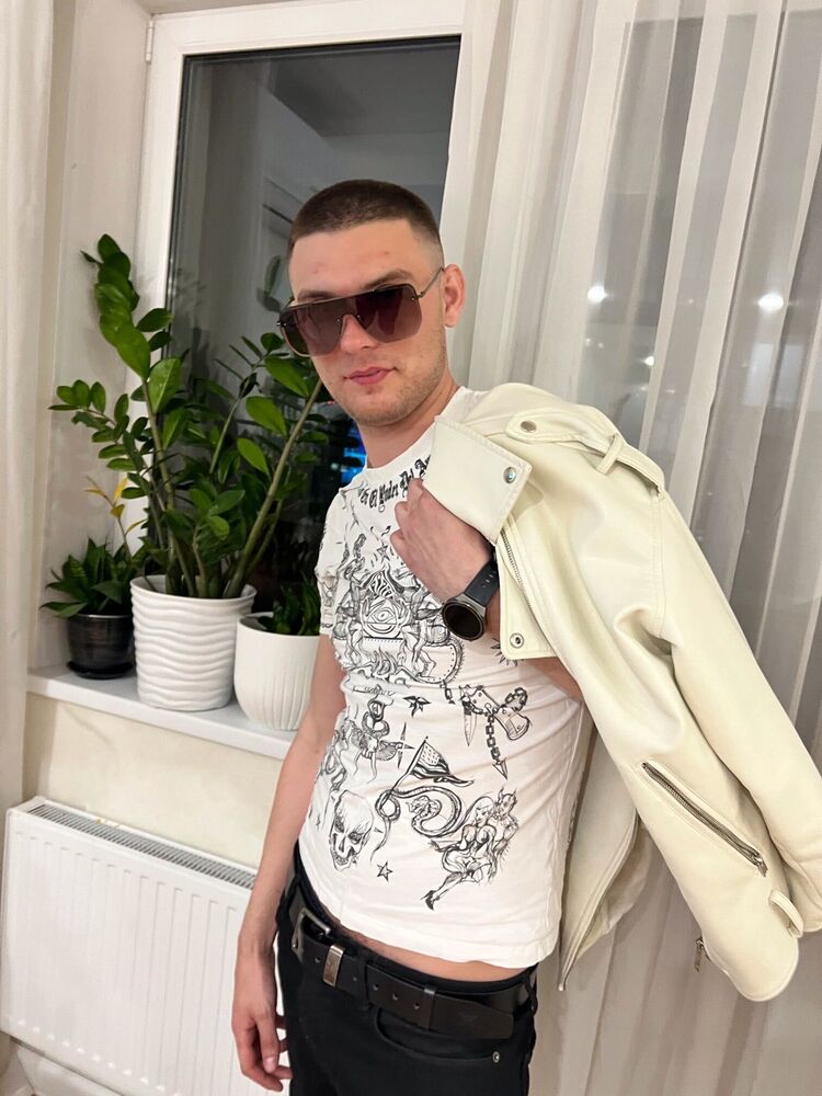  44641697  Slavik, 28 ,    