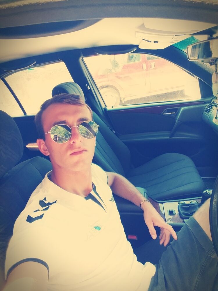  18289517  Shenge, 27 ,    