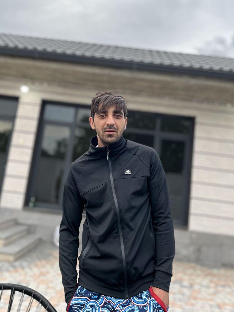  45699617  Lyov, 32 ,    