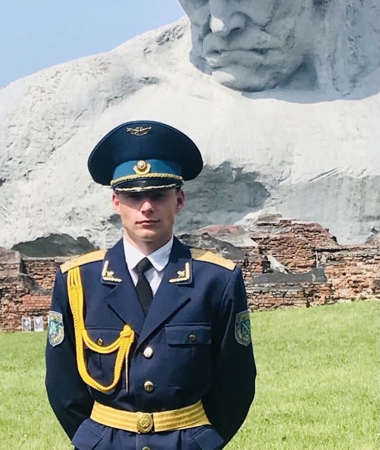  42873487  , 25 ,    