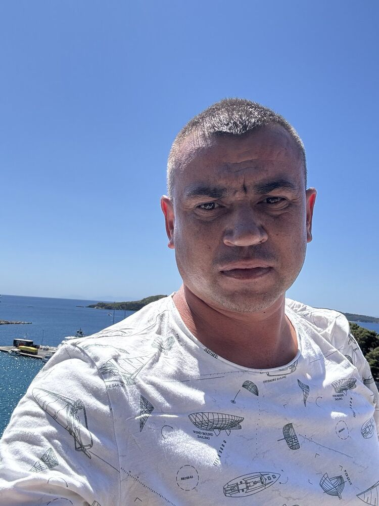  ,   Dima, 37 ,   ,   