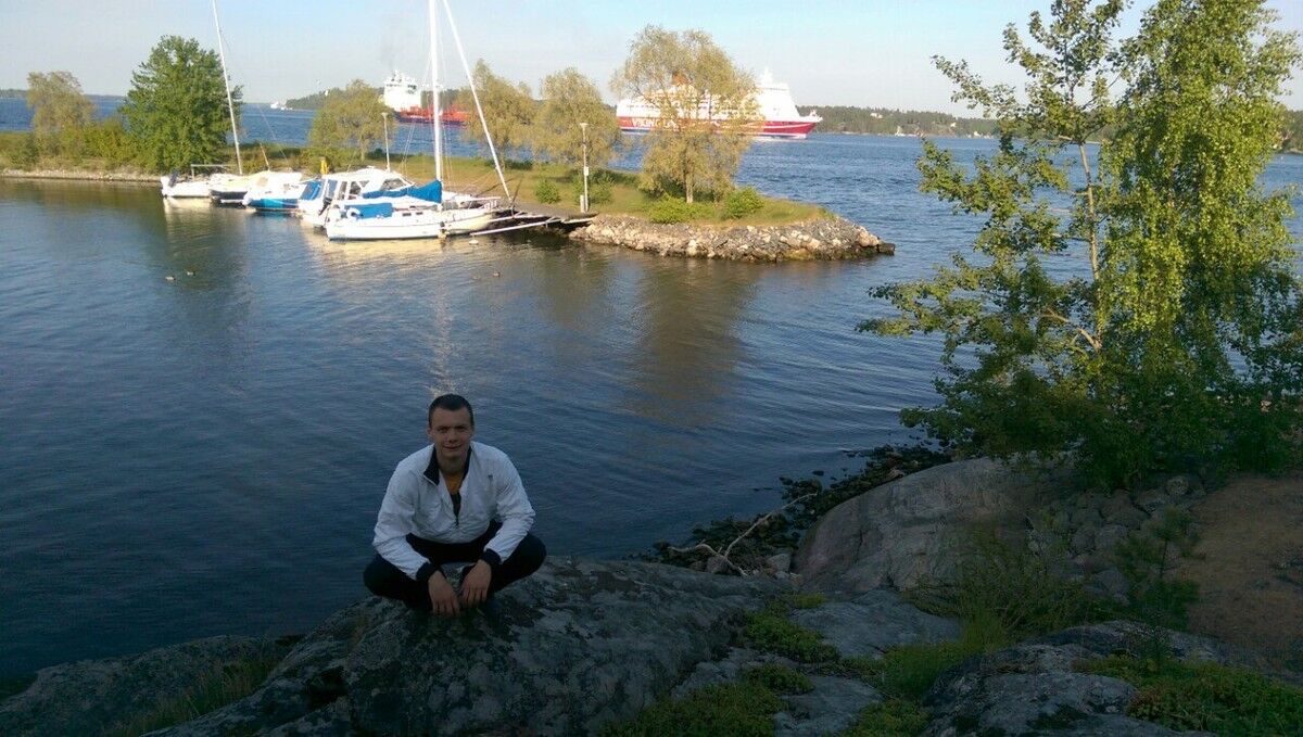  8262477  , 37 ,    Vallentuna