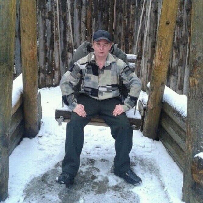  21124437  Andrei, 46 ,    