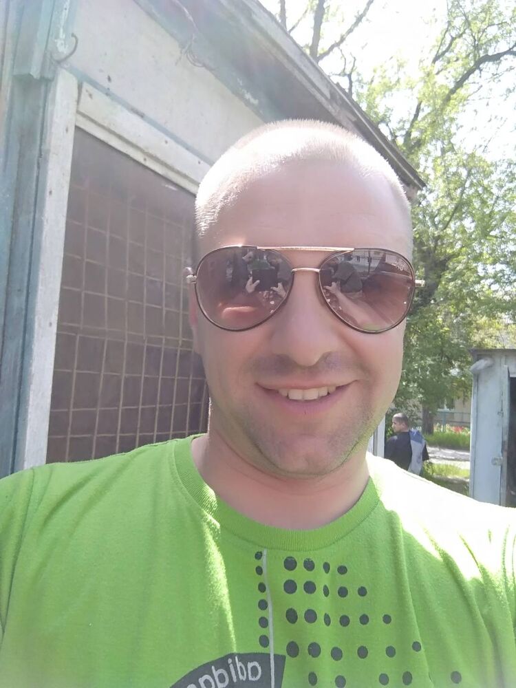  38551297  Den, 40 ,    