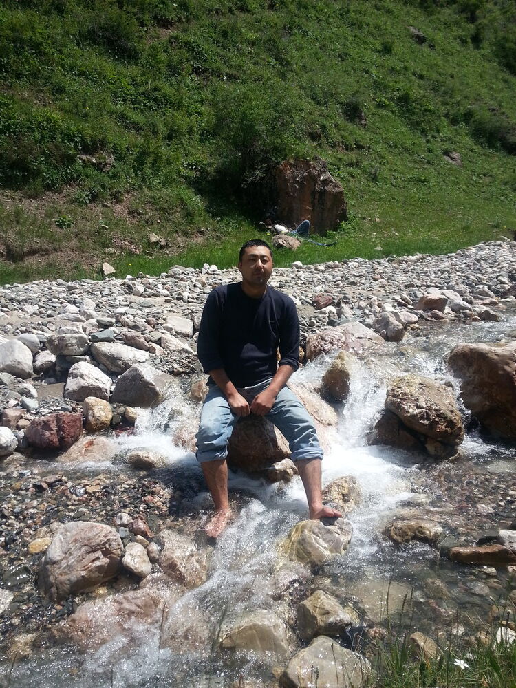  ,   Zak, 42 ,  