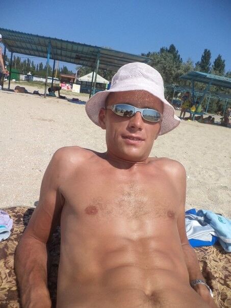  6058377  Andrei, 46 ,    