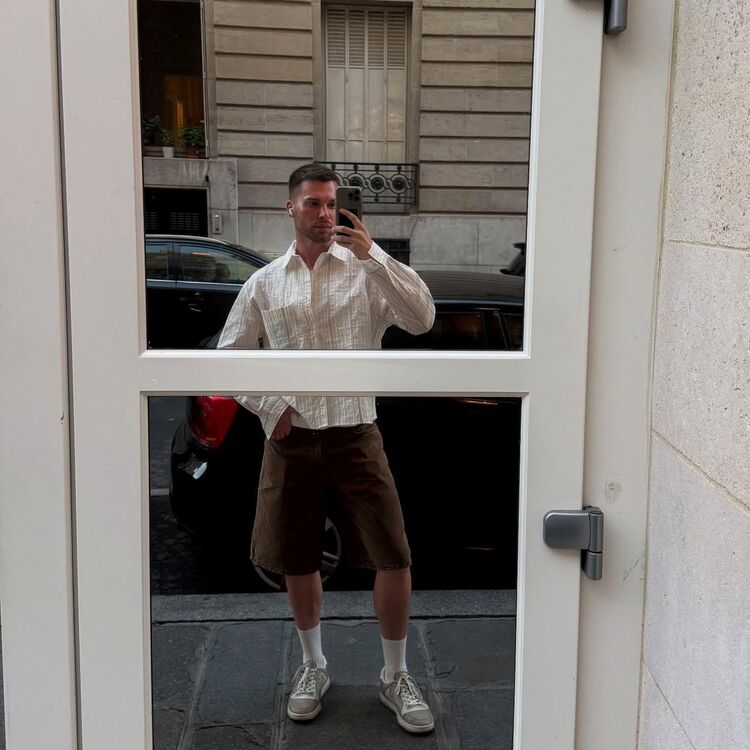  54764097  , 38 ,    -