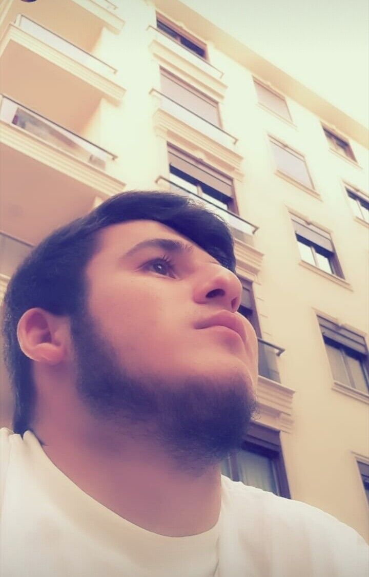  21558737  , 27 ,    