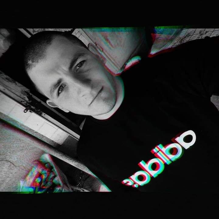  42778417  Stas, 26 ,    