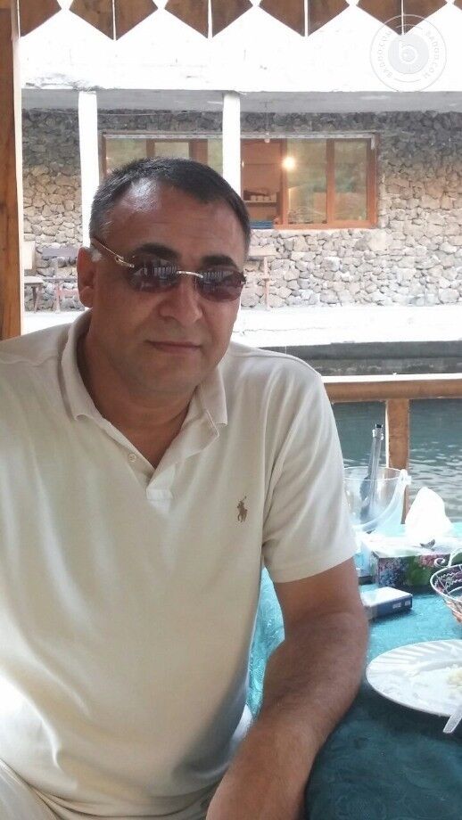  ,   Artur, 53 ,   ,   , c 