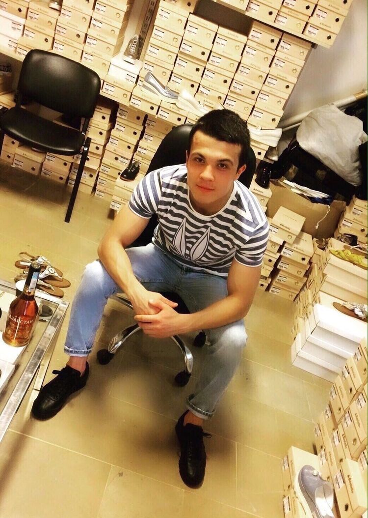  ,   Sanjarbek, 30 ,   ,   