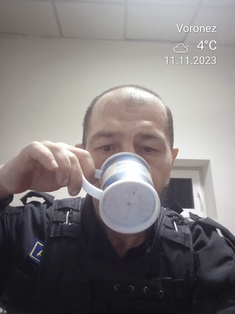  ,   Vezlivue, 49 ,     , c 