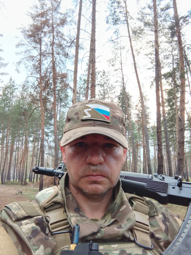  54005657  Alexander, 44 ,    -