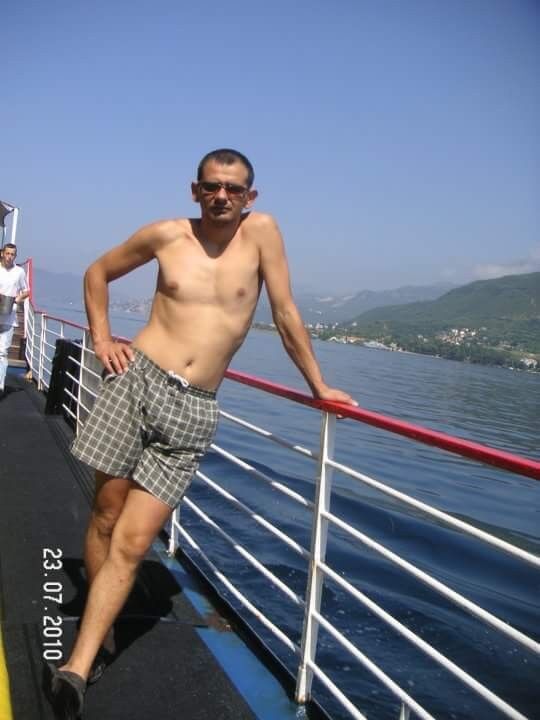  8845537  Mihail, 45 ,     