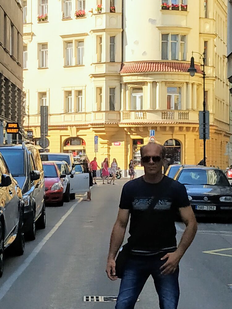  45499077  Sergej, 47 ,    Praha