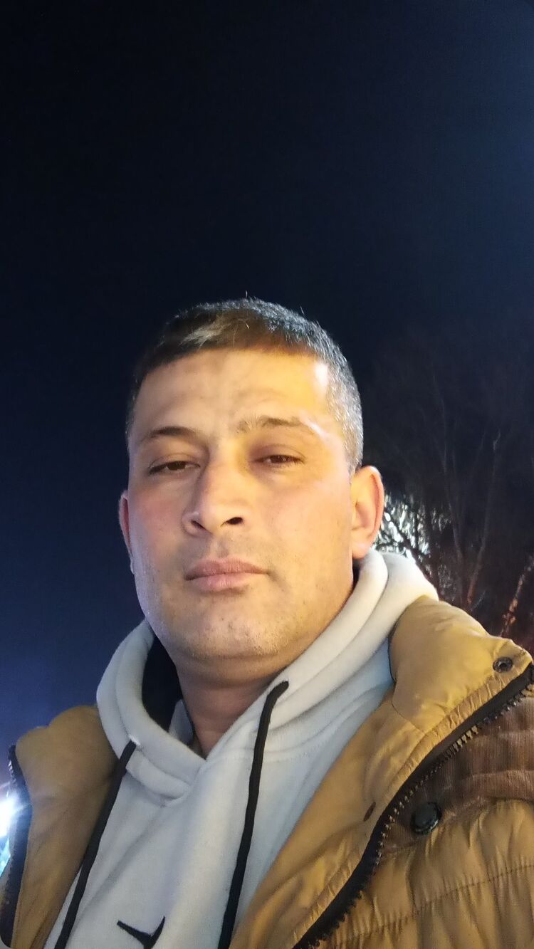  49853437  , 40 ,    